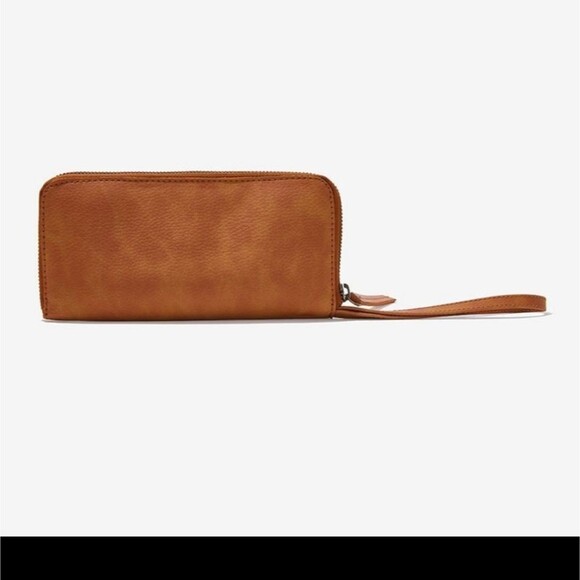 BNIP FREE PEOPLE DISTRESSED VEGAN WALLET. FP COLLECTION PREMIUM - Picture 3 of 9